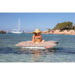 Pouf D'extérieur Fatboy Original Floatzac - Gris Taupe 12 Pouf D'extérieur Fatboy Original Floatzac - Gris Taupe -Raviday Piscine 105005 pouf exterieur fatboy original floatzac gris taupe ambiance mer
