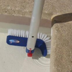Brosse Articulée 180° Kerlis Pour Balai 7 Brosse Articulée 180° Kerlis Pour Balai -Raviday Piscine 14069 action2