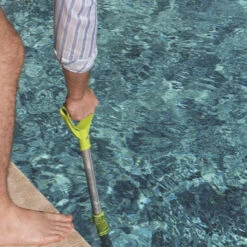 Manche Télescopique Avec Poignée Ergonomique X Pro Kerlis - 2,40 M 10 Manche Télescopique Avec Poignée Ergonomique X Pro Kerlis - 2,40 M -Raviday Piscine 14082 action1