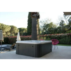 Spa Rigide Acrylique Bestway 3 Places 13 Spa Rigide Acrylique Bestway 3 Places -Raviday Piscine 17530 spa rigide acrylique bestway 3 places ambiance