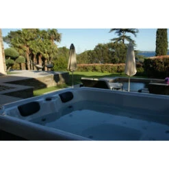 Spa Rigide Acrylique Bestway 3 Places 15 Spa Rigide Acrylique Bestway 3 Places -Raviday Piscine 17530 spa rigide acrylique bestway 3 places ambiance zoom