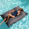 Pouf Géant Extérieur Flottant Colorfun - Gris Flipper 2 Pouf Géant Extérieur Flottant Colorfun - Gris Flipper -Raviday Piscine 3700301149824 poolbag lagos 130x170cm gris flipper 5
