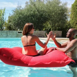 Pouf Géant Extérieur Flottant Colorfun - Rouge Spicy 10 Pouf Géant Extérieur Flottant Colorfun - Rouge Spicy -Raviday Piscine 3700301149855 poolbag lagos 130x170cm rouge spicy 4