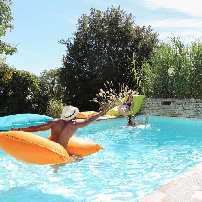 Pouf Géant Extérieur Flottant Colorfun - Orange Tropcial 5 Pouf Géant Extérieur Flottant Colorfun - Orange Tropcial – Image 3