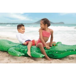 Grand Crocodile Gonflable Intex -Raviday Piscine 58562np ambiance 6